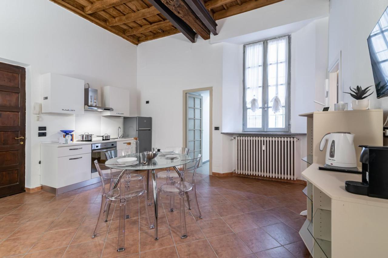 Ferienwohnung House Of Foscolo - Palazzo Cornazzani - By Host4U Pavia Exterior foto