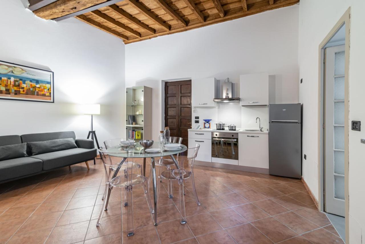Ferienwohnung House Of Foscolo - Palazzo Cornazzani - By Host4U Pavia Exterior foto