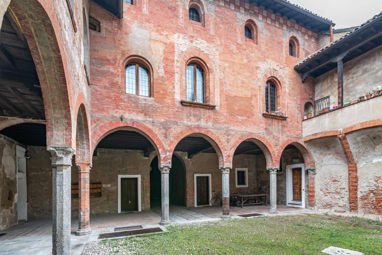 Ferienwohnung House Of Foscolo - Palazzo Cornazzani - By Host4U Pavia Exterior foto
