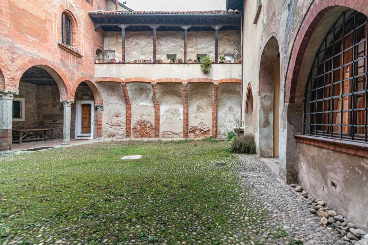 Ferienwohnung House Of Foscolo - Palazzo Cornazzani - By Host4U Pavia Exterior foto