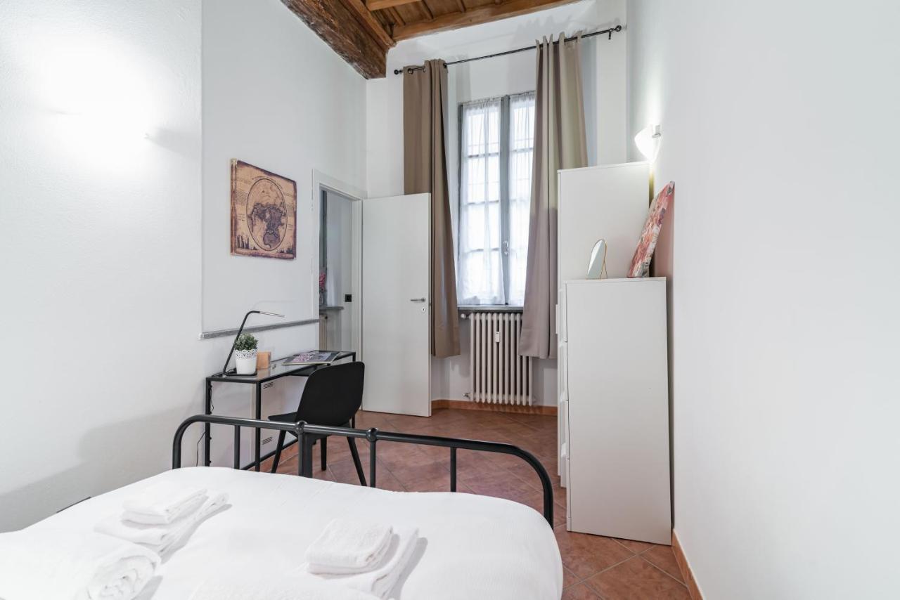 Ferienwohnung House Of Foscolo - Palazzo Cornazzani - By Host4U Pavia Exterior foto