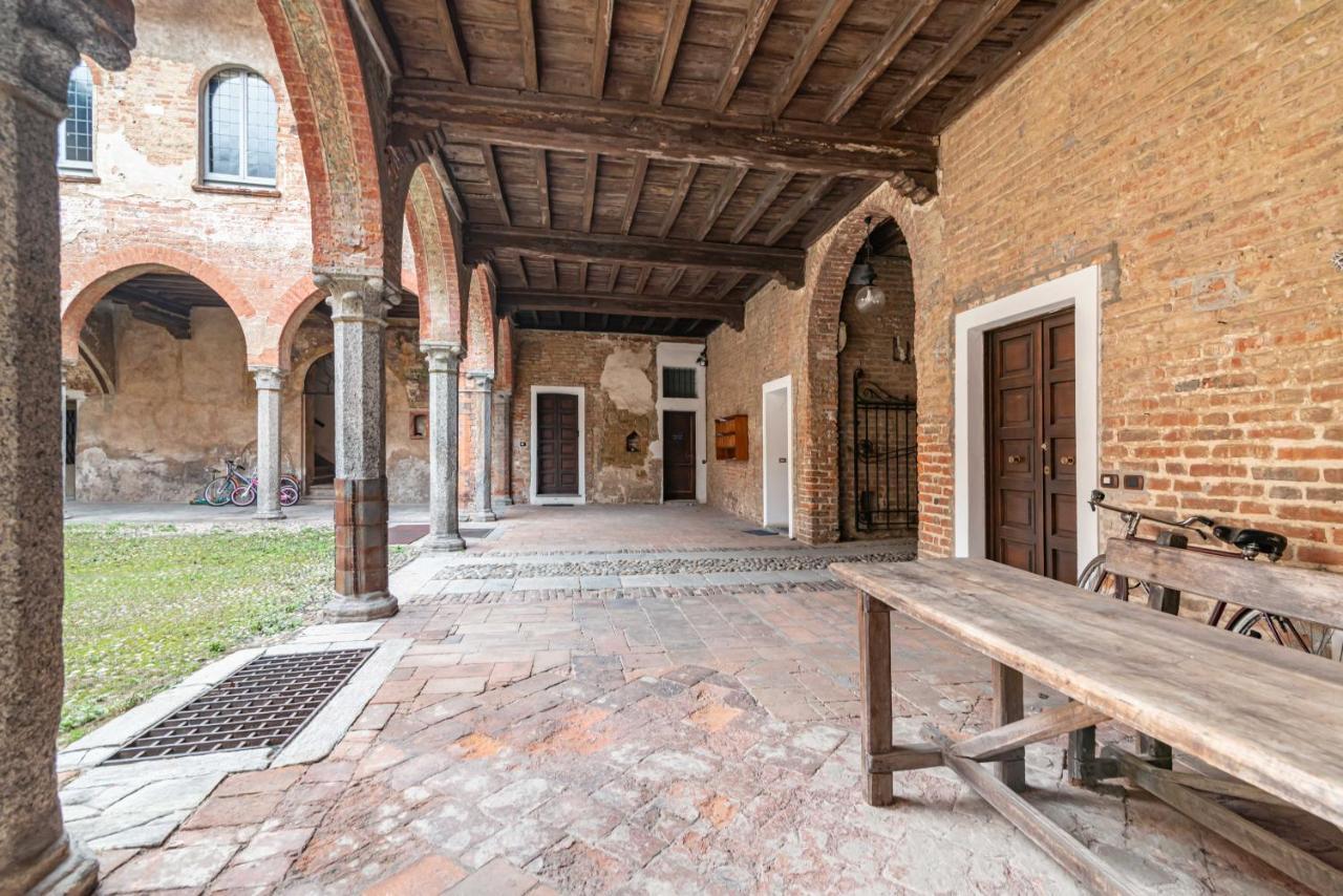 Ferienwohnung House Of Foscolo - Palazzo Cornazzani - By Host4U Pavia Exterior foto